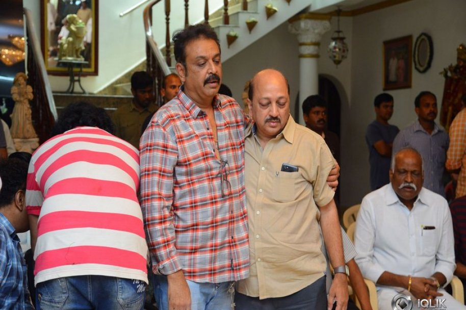 Celebrities-Pay-Homage-to-Vijaya-Nirmala-Garu